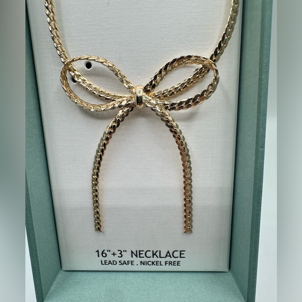 House of Harlow 1960 Gold Bow Pendant Necklace - Picture 2 of 3